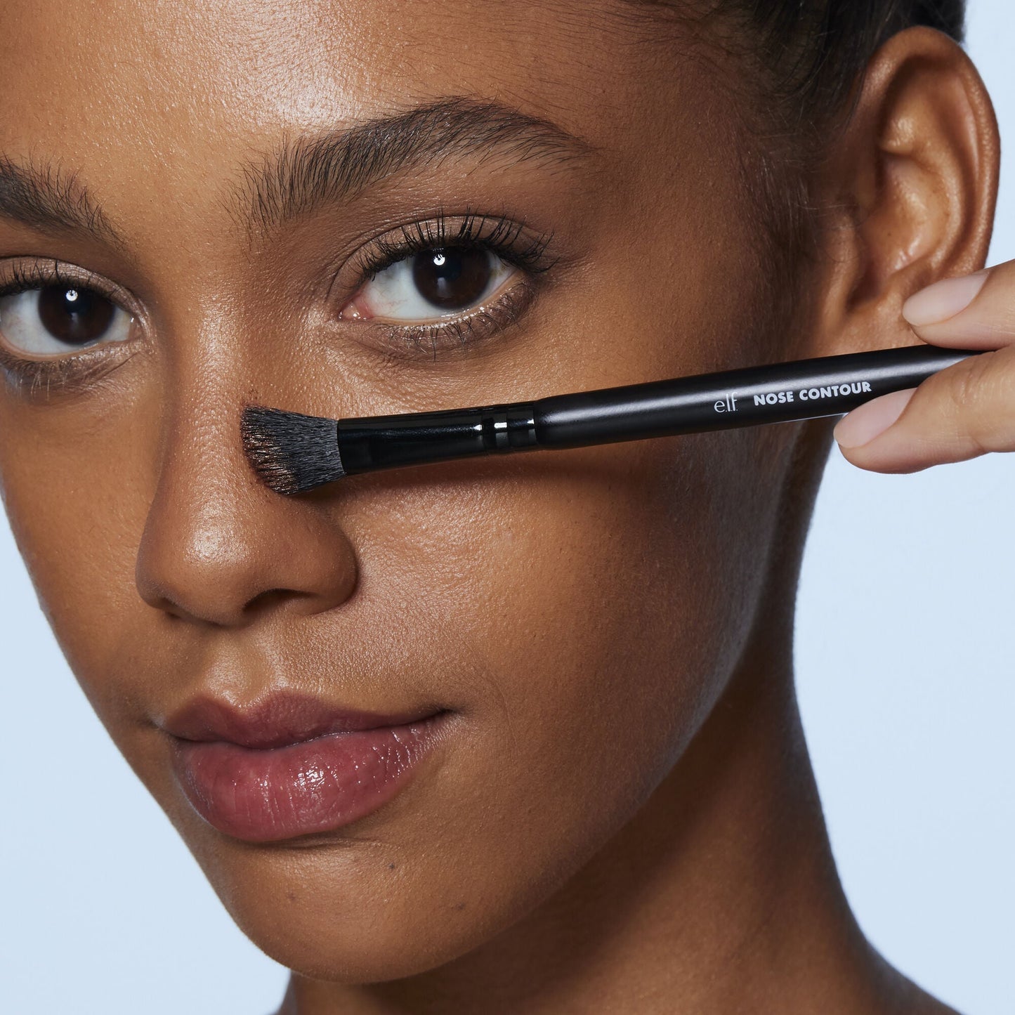 dual-ended-nose-contour-brush-c9 81283_Nose_Contour_Brush.jpg