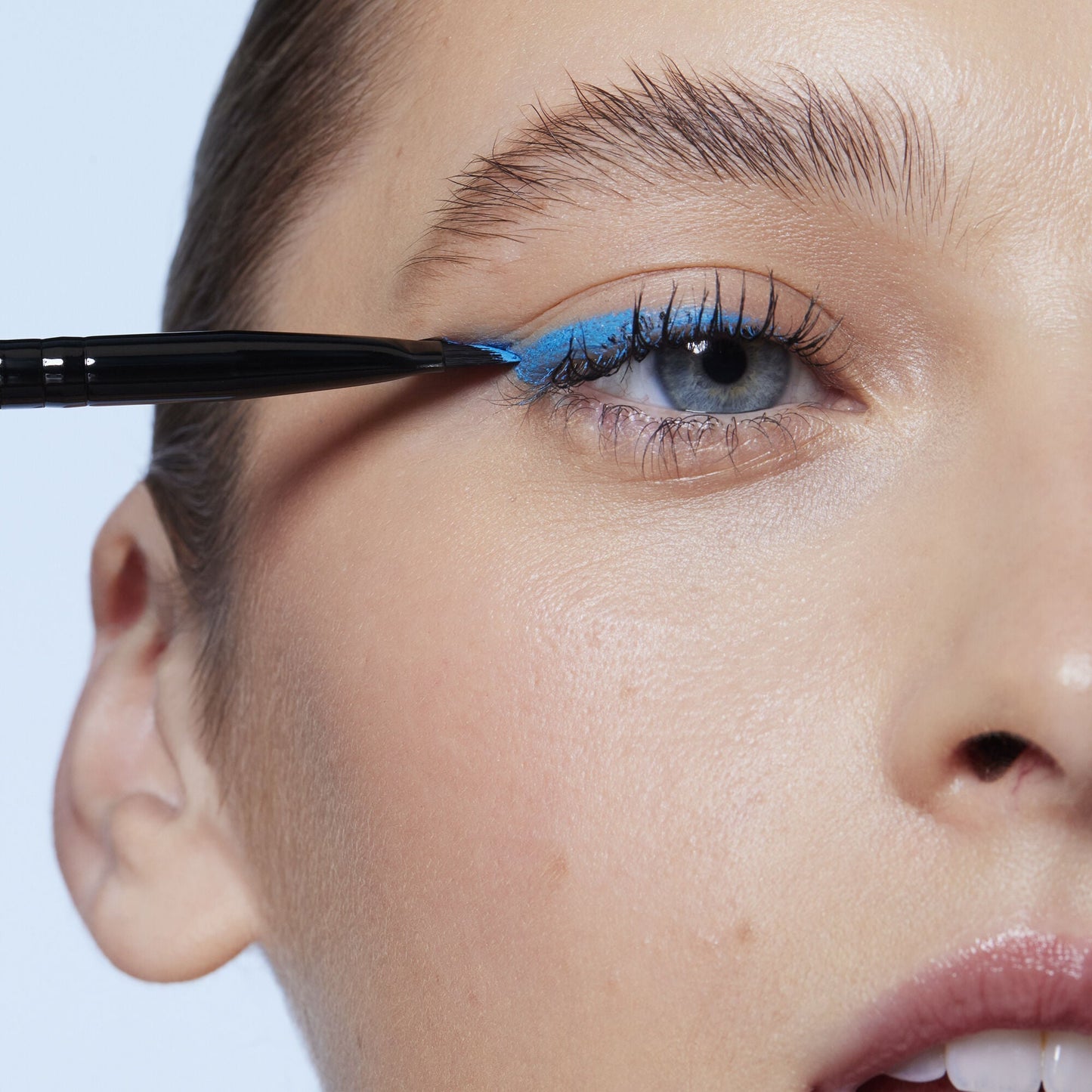 wing-it-liner-brush-z8 84091_Winged_Eyeliner_Brushy.jpg