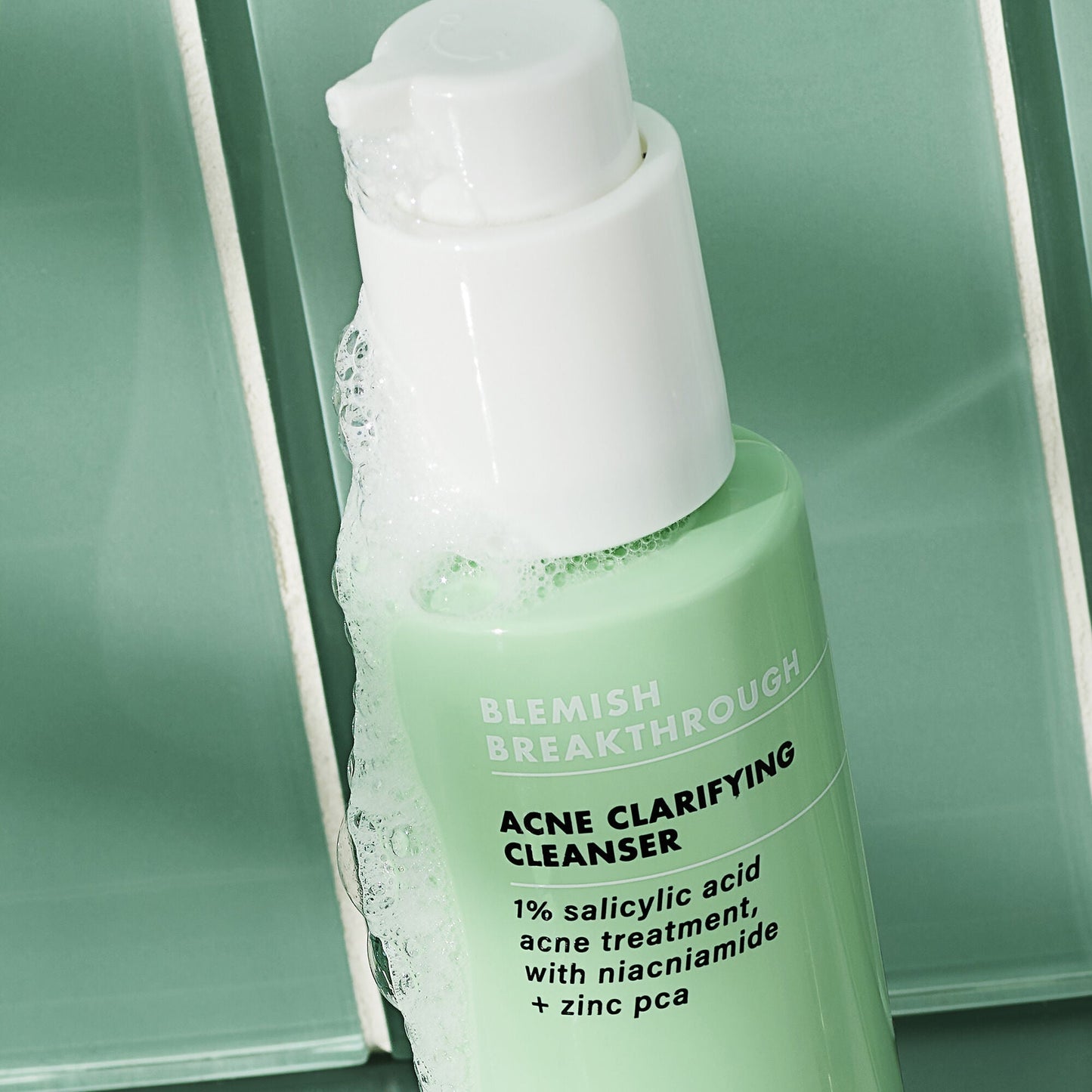 blemish-breakthrough-acne-calming-water-cream-mini-d9 02_021622_SL_BT_Cleanser_Back_Lighter_0129_FStack_FINAL_IGF_V2.jpg