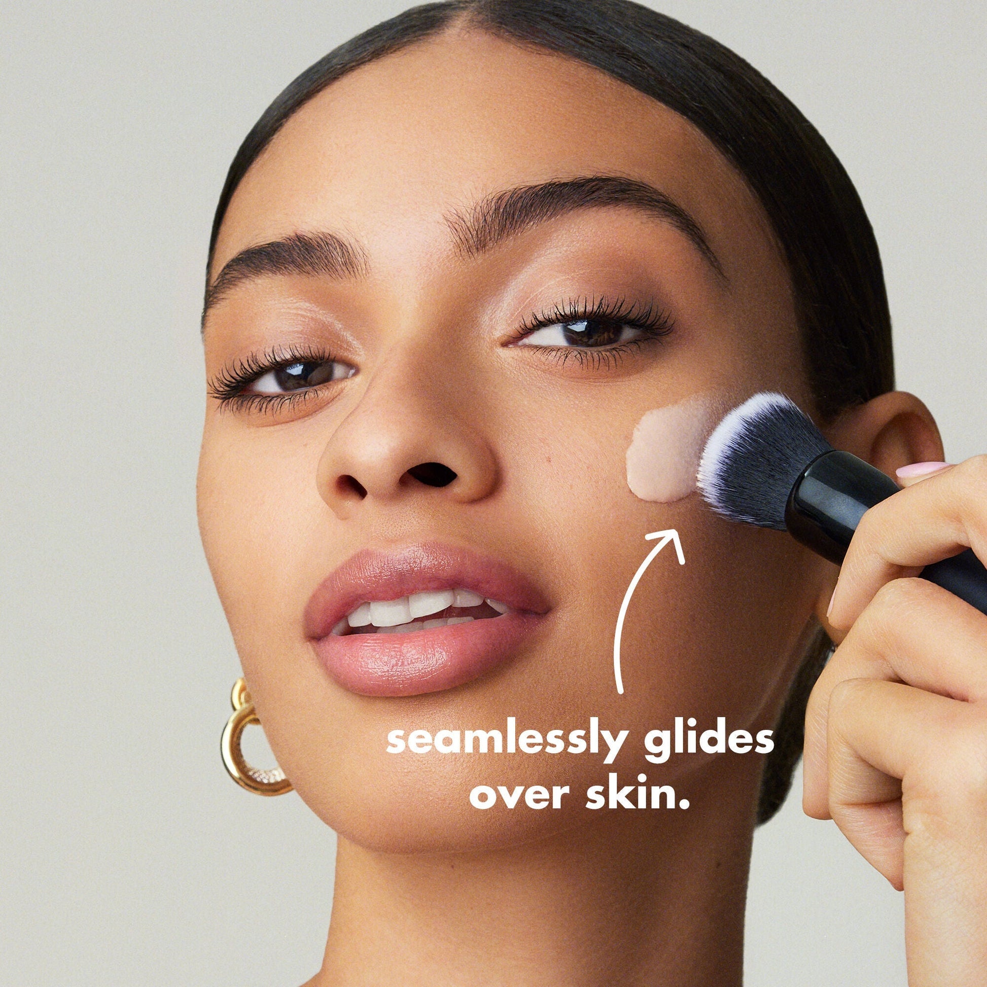 liquid-poreless-putty-primer-g1 0326_EDU_LiquidPorelessPuttyPrimer_Model.jpg