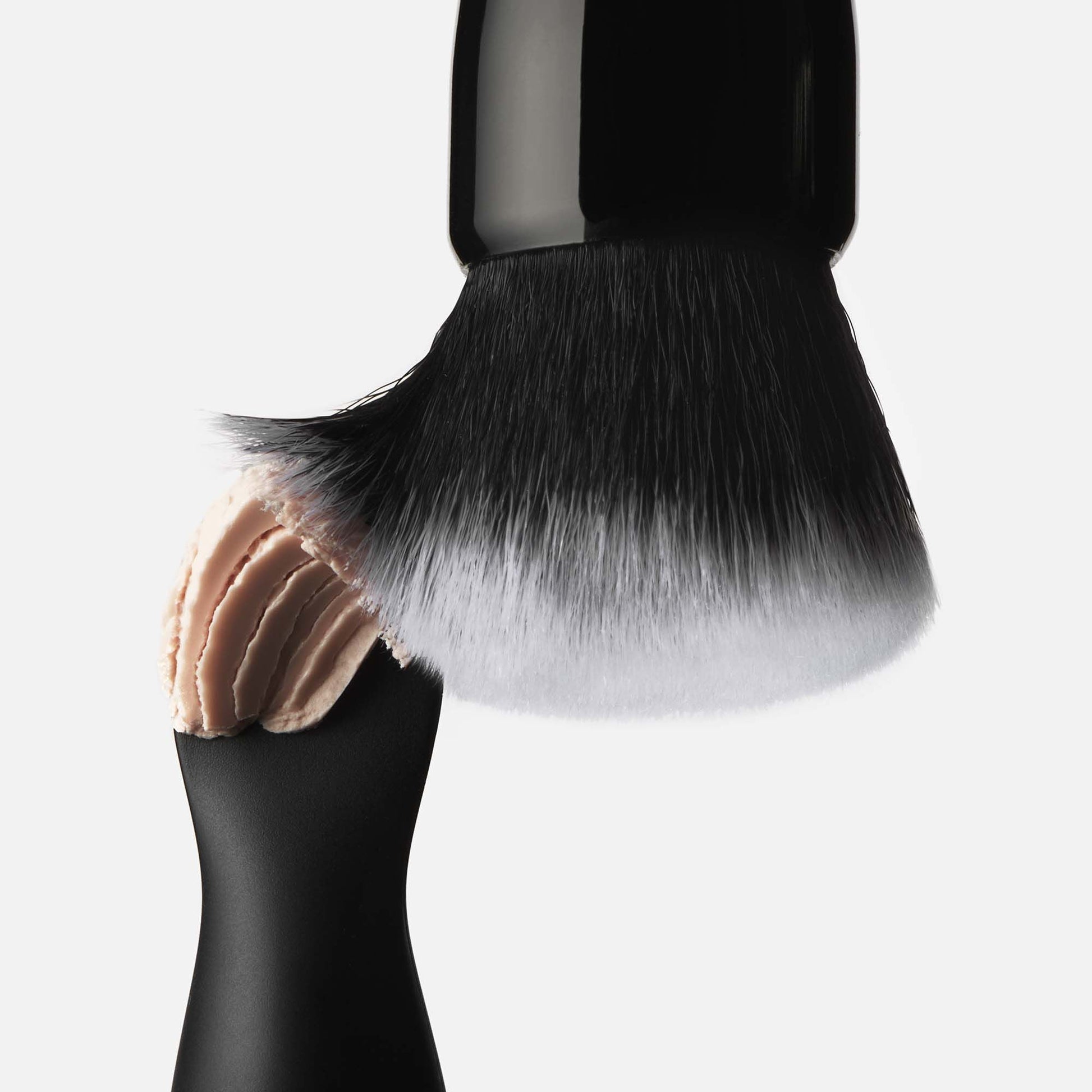 putty-primer-brush-and-applicator-i7 040523_SL_PuttyApplicator_0025_FINAL_RGB_IGF.jpg