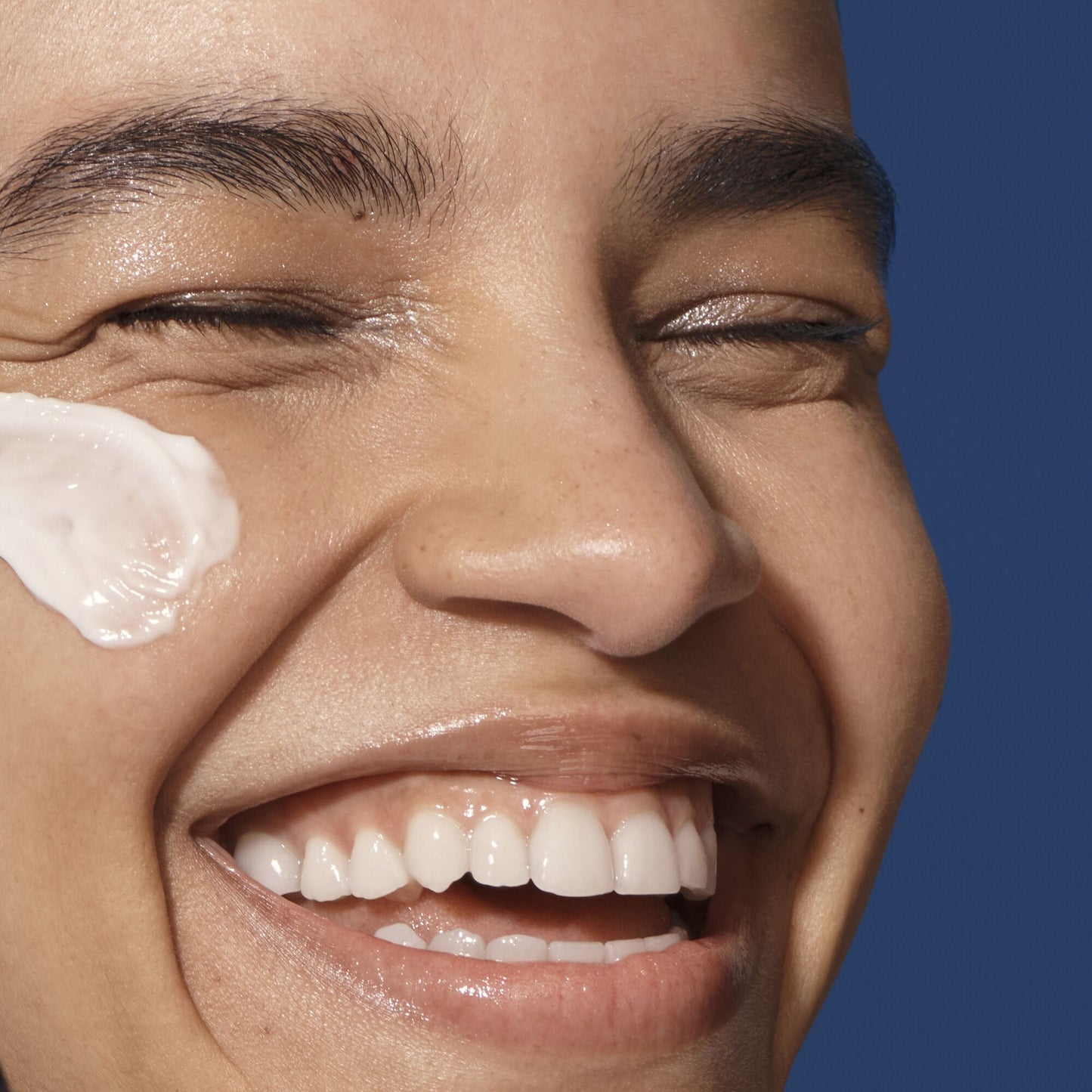 holy-hydration-barrier-goals-cream-m6 042325_SKIN_Austria_HHBC_Strength-Hero_095_v3_RGB_IGF_2d42c5ec-d798-4ca6-b58a-d9291443e5ac.jpg