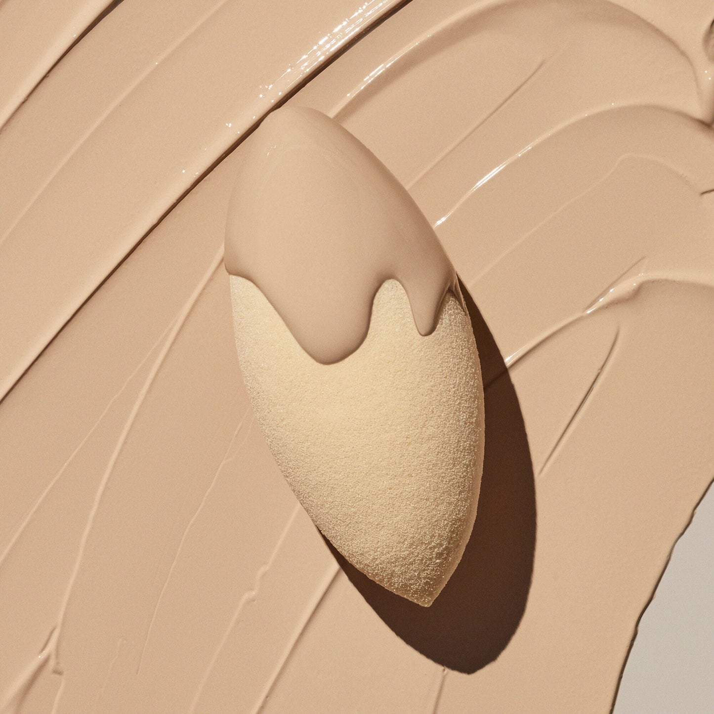 camo-concealer-sponge-v0 07312020_CamoSponge_009_IGF.jpg