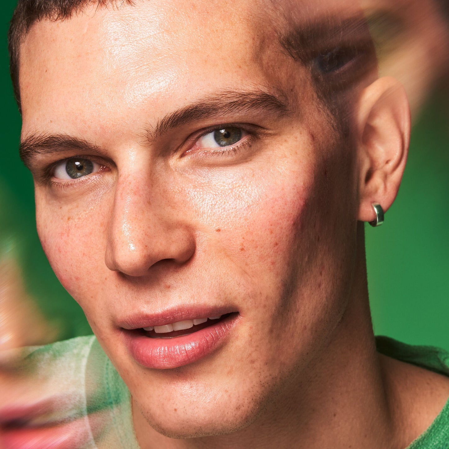 plz-clarify-facial-oil-n5 100924_SKIN_Jean_PlzC_EndLook_0036_v1_RGB_IGF.jpg