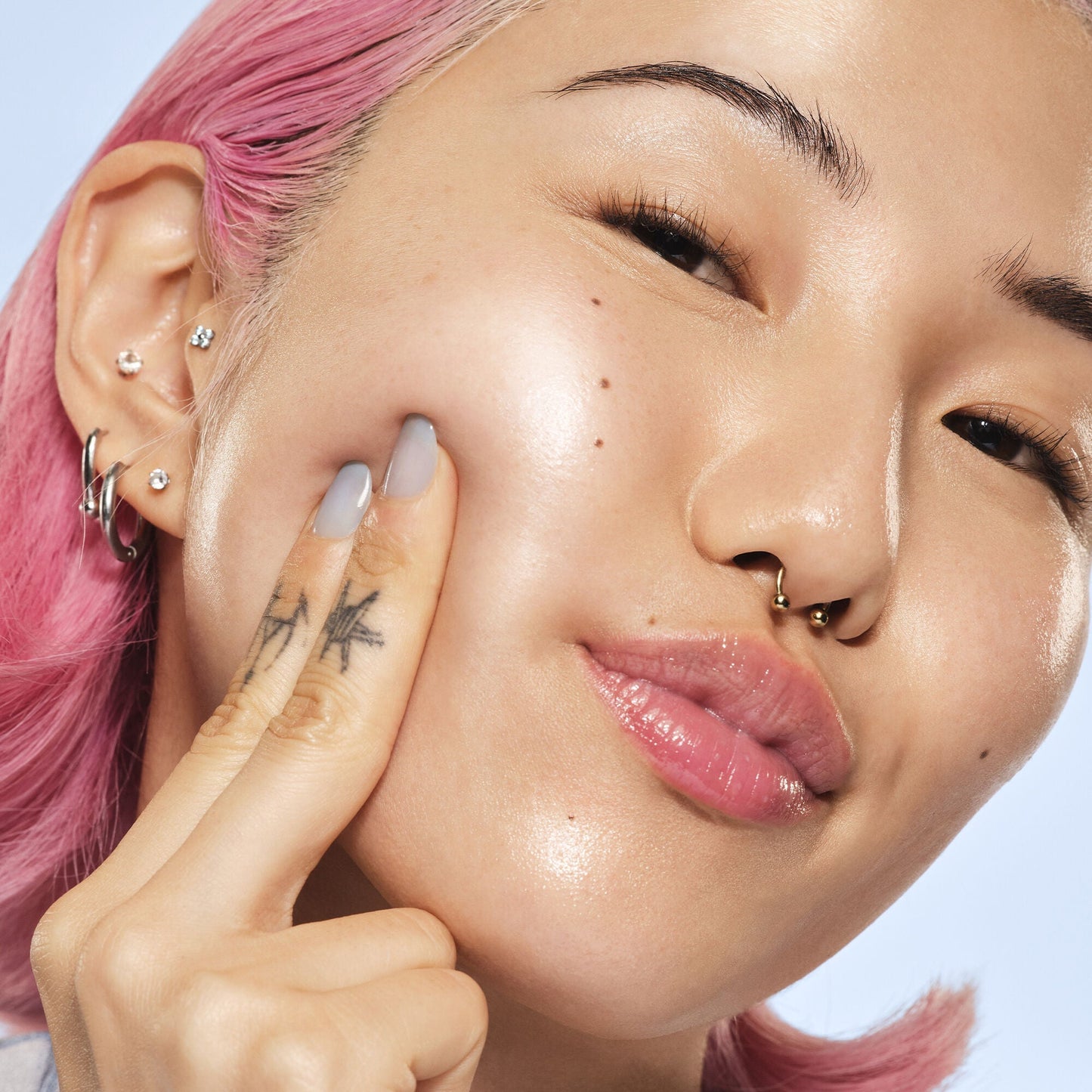 glass-slick-serum-stick-t2 102225_SKIN_Michelle_Editorial_015_w4QC_RGB_IGF_42f2efa3-c76d-440b-9883-58026346f35b.jpg