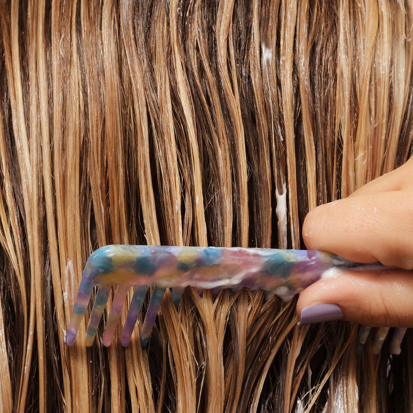 never-thirsty-moisturizing-conditioner-i9 111925_Anna_ThirstyConditioner-Product_1326_w3QC_IGF_1x1_6dab4b19-34a0-47bd-ae64-b0978b2f5084.jpg