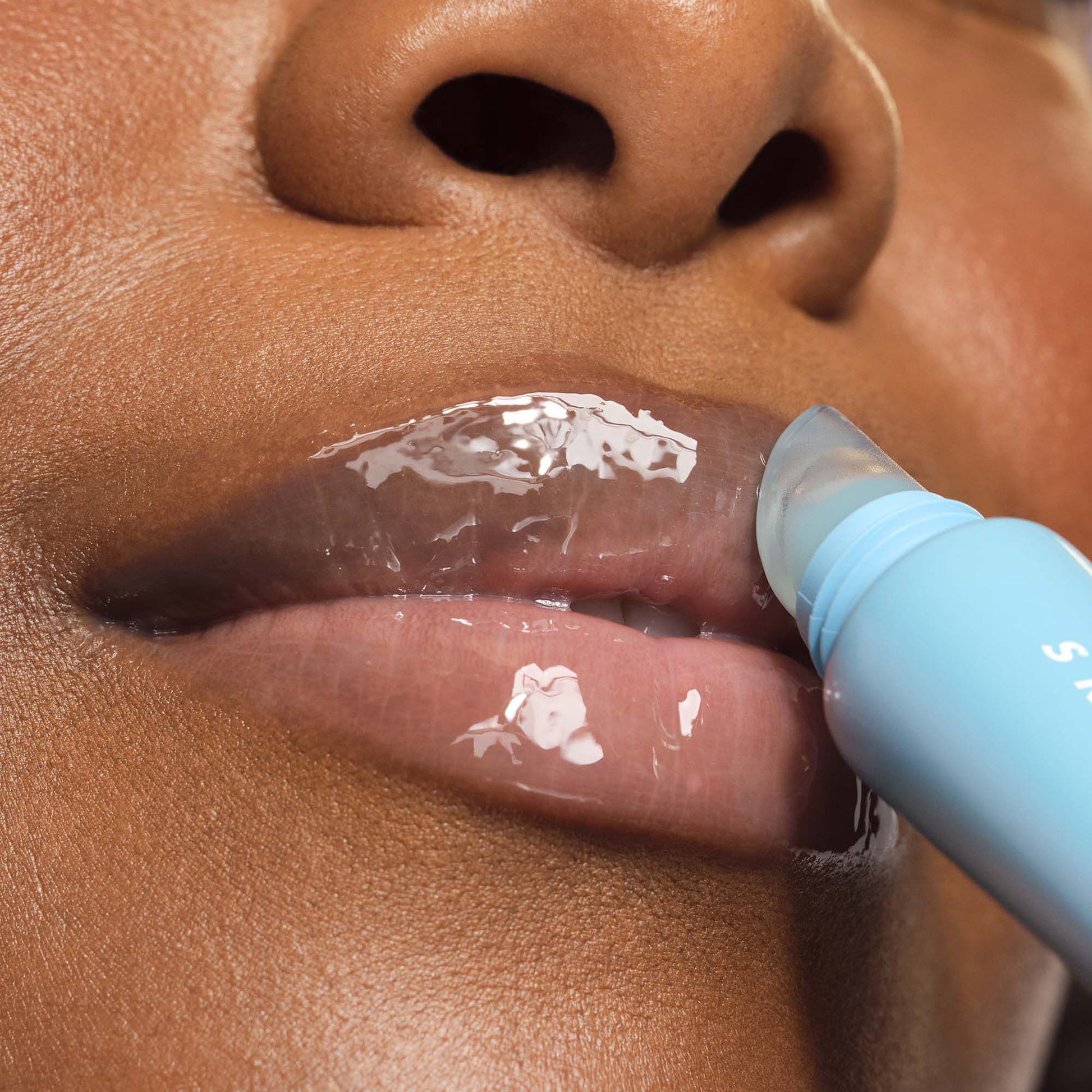 thirst-burst-lip-treatment-d0 57069_SKIN_Enga_Hibiscus_Macro_033_w3QC_RGB_2000x2000_fd68b6a3-ae05-431e-bbc0-31407d9fed44.jpg