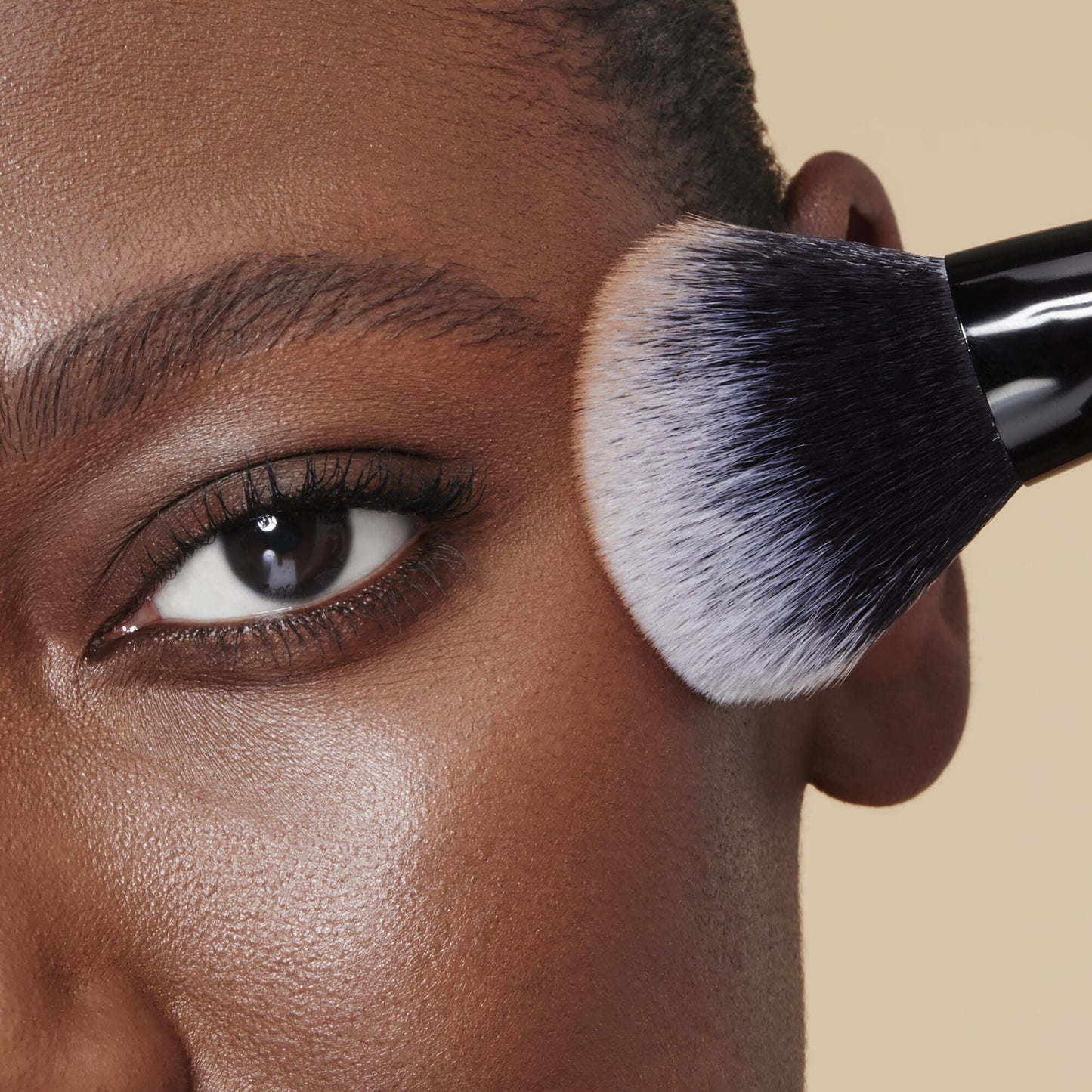 cream-and-powder-face-brush-x0 85352_CREAM_POWDER_FACE_BRUSH_DJ_0197.jpg